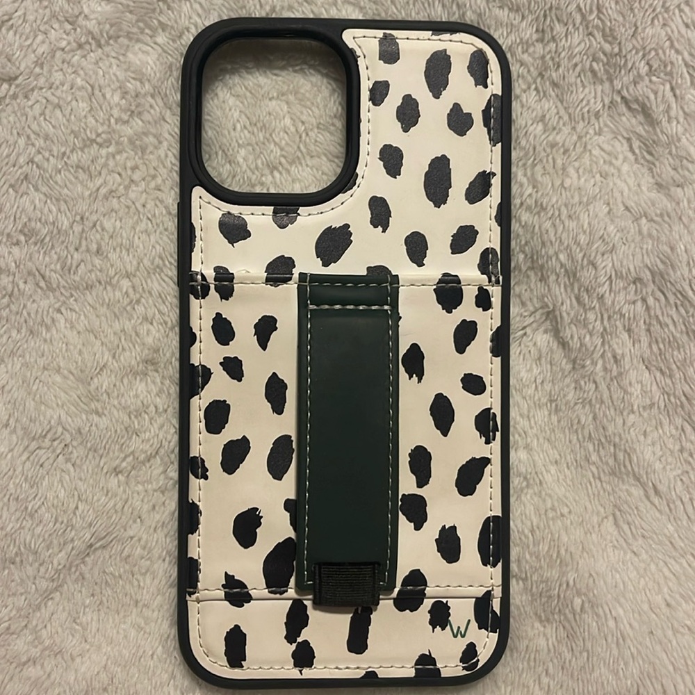 Spotted 12 pro max Walli case